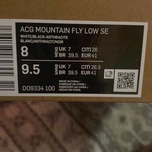 nike acg mountain fly size 8